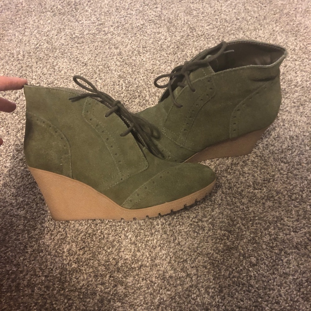 MIA Wedges